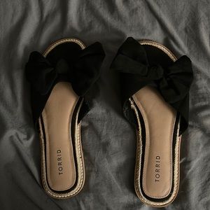 Torrid size 10 bow tie sandal